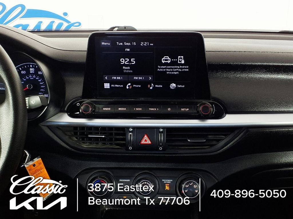 Used 2023 White Kia LXS image 22