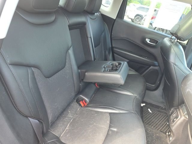 Used 2019 Gray Jeep Latitude image 12