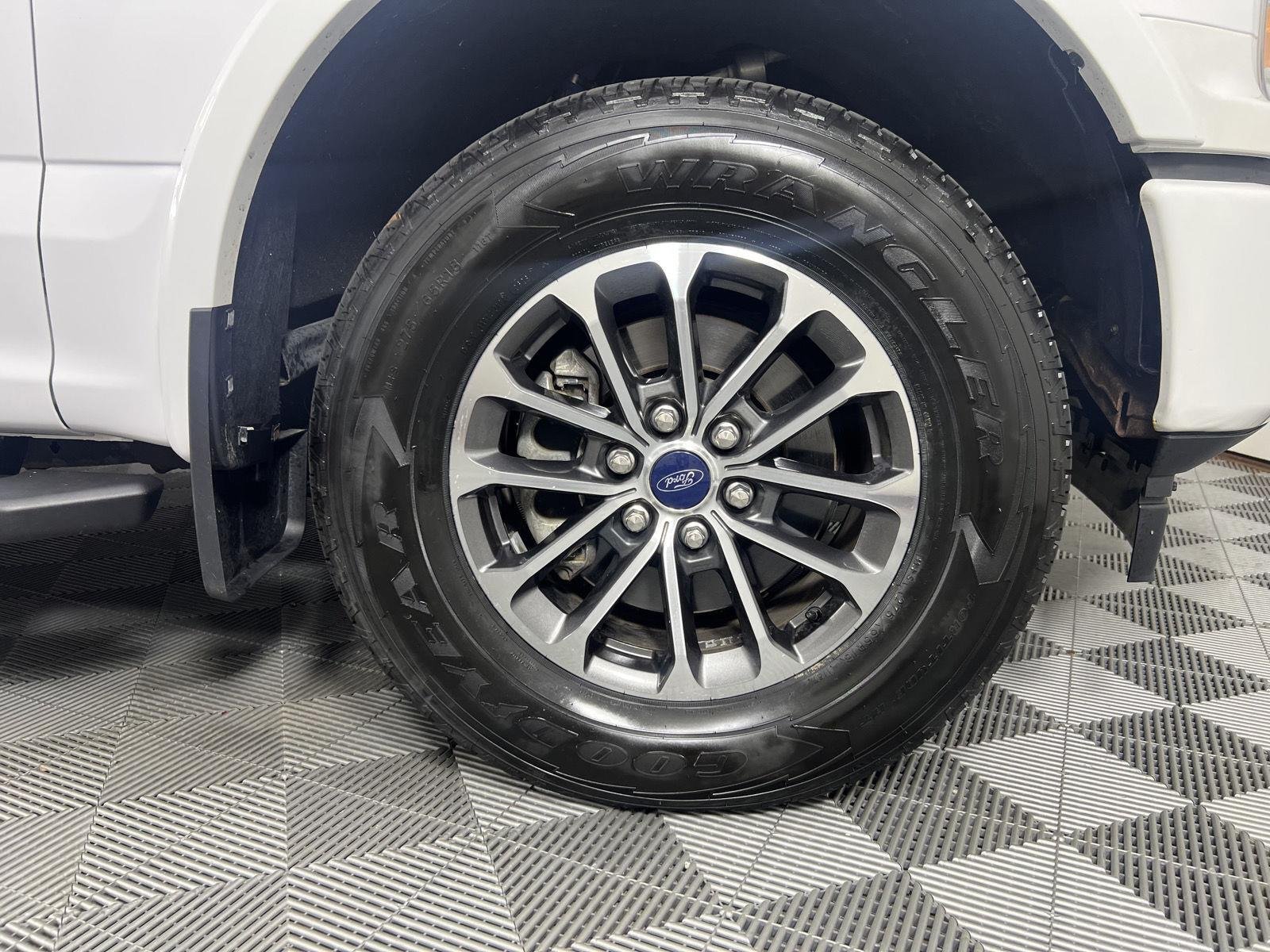 Used 2019 Oxford White Ford XLT image 13