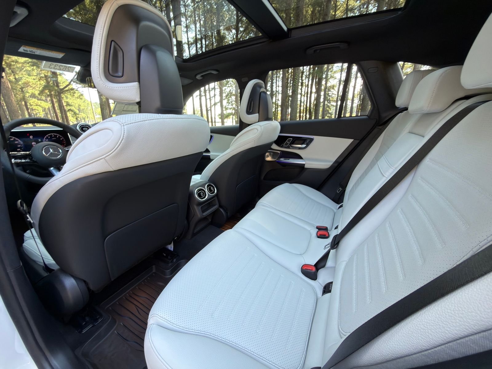 Used 2026 Polar White Mercedes-Benz GLC 300 image 15