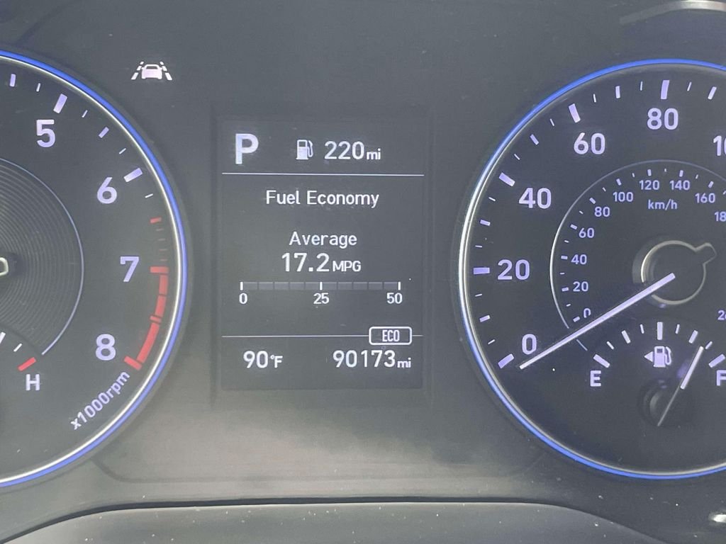 Used 2020 Green Hyundai SE image 27