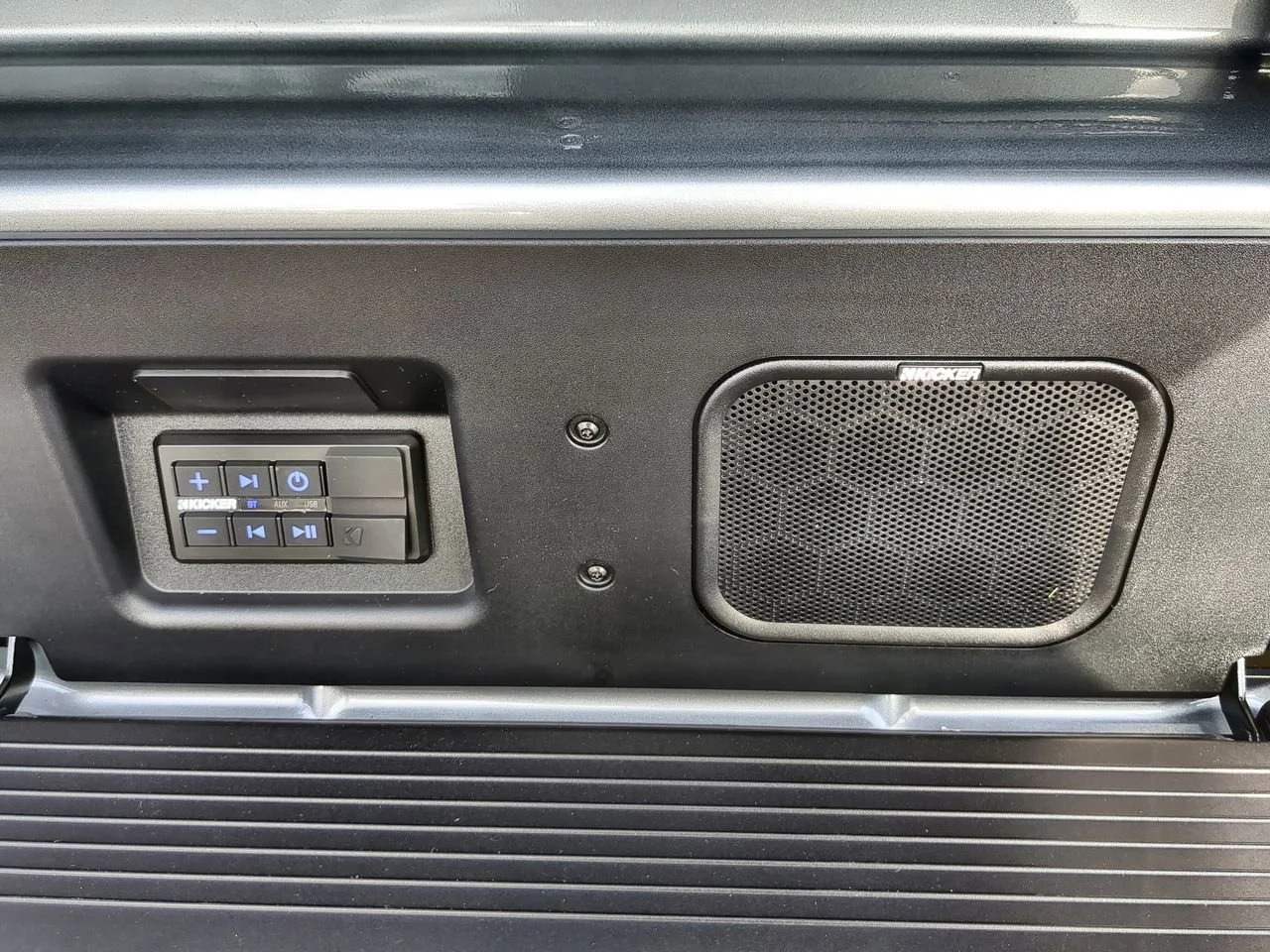 New 2026 Sterling Metallic GMC AT4X image 36
