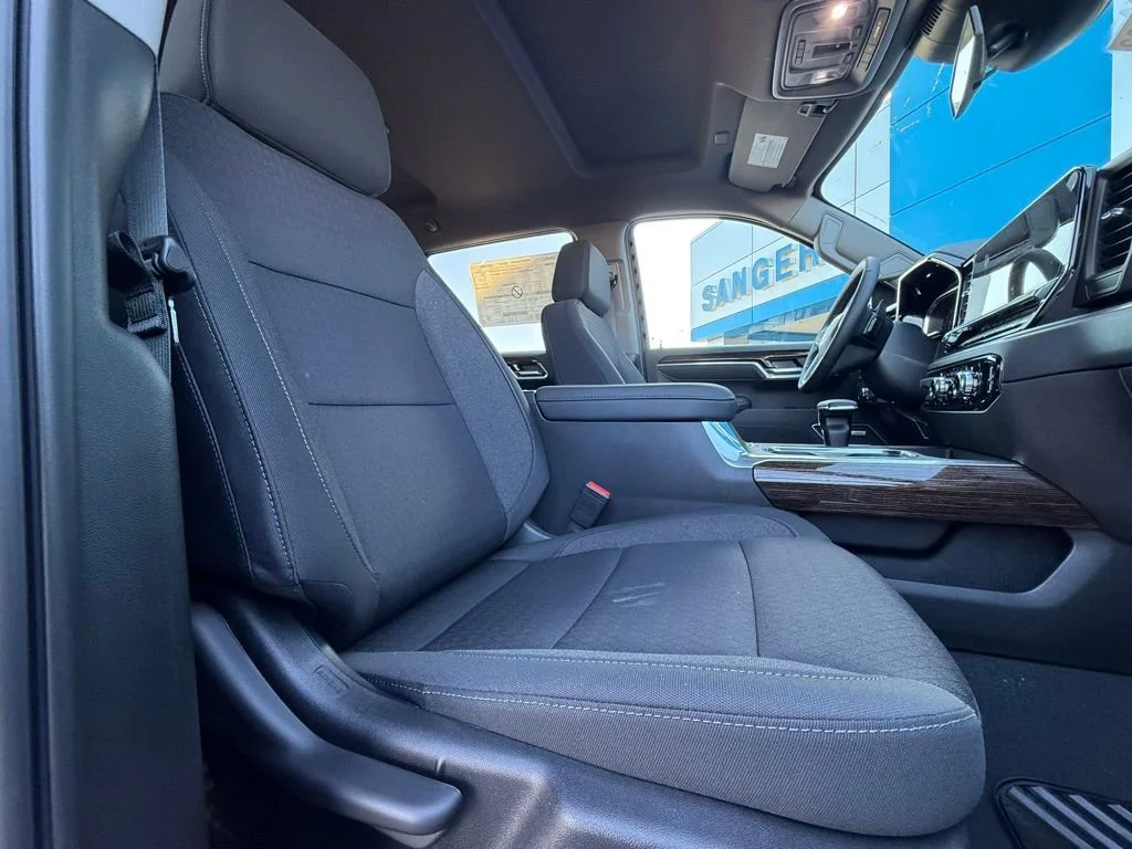 New 2026 Onyx Black GMC Elevation image 11