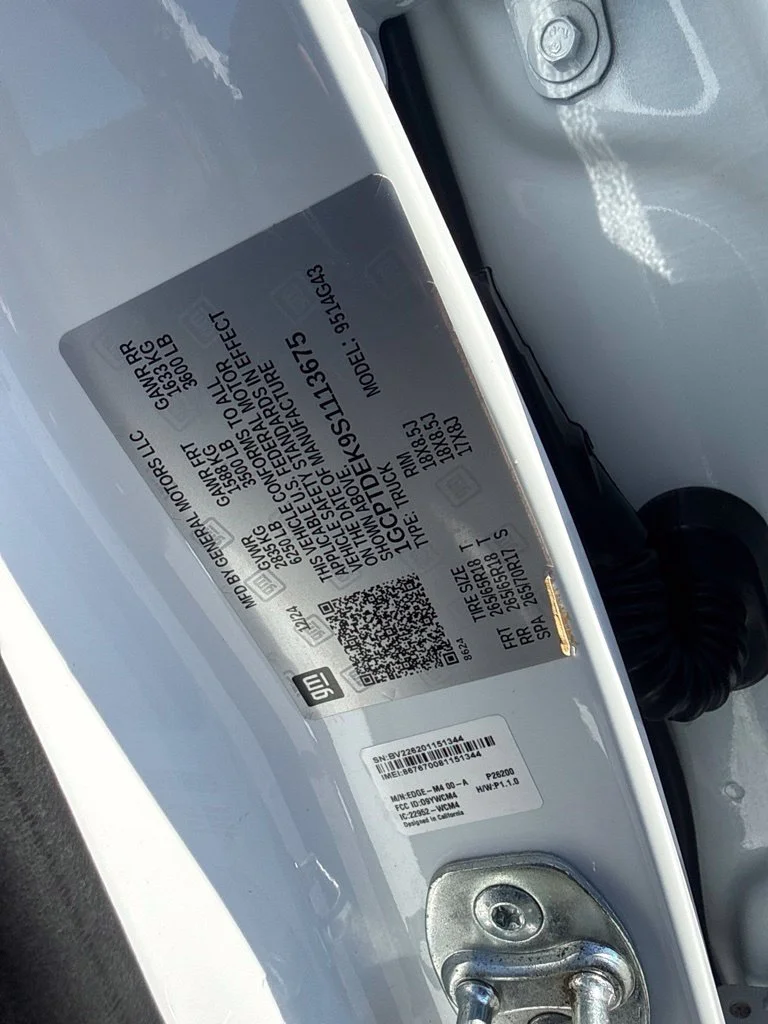Used 2025 White Chevrolet Z71 image 32
