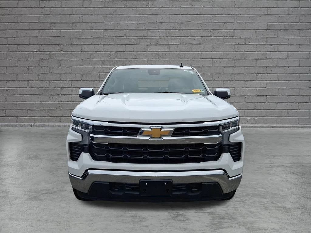 Used 2024 Summit White Chevrolet LT image 2