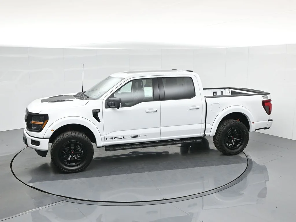 New 2025 Oxford White Ford XLT image 47