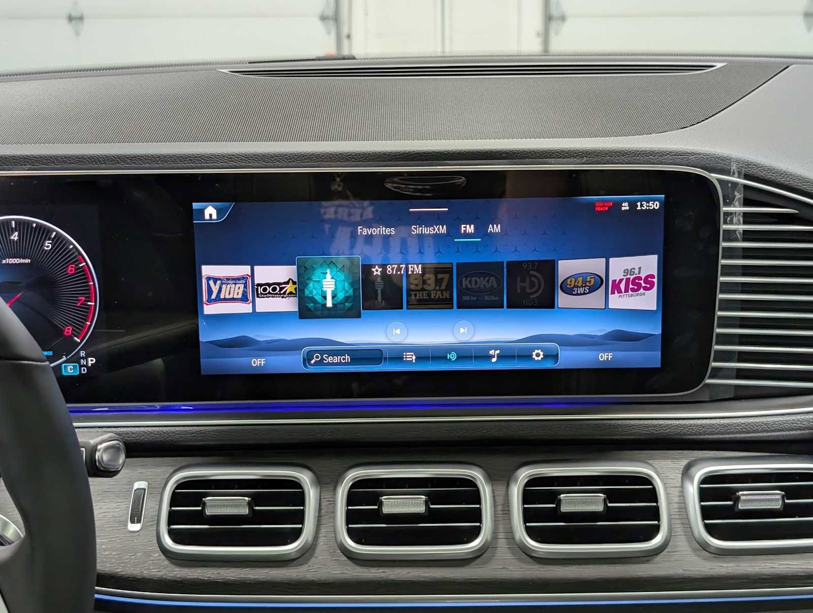 New 2026 MANUFAKTUR Moonlight White Magno Mercedes-Benz GLE 450 image 17