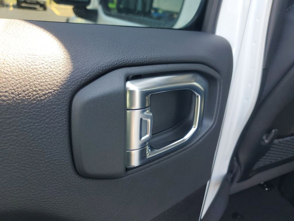 New 2026 Bright White Clearcoat Jeep Sahara image 21