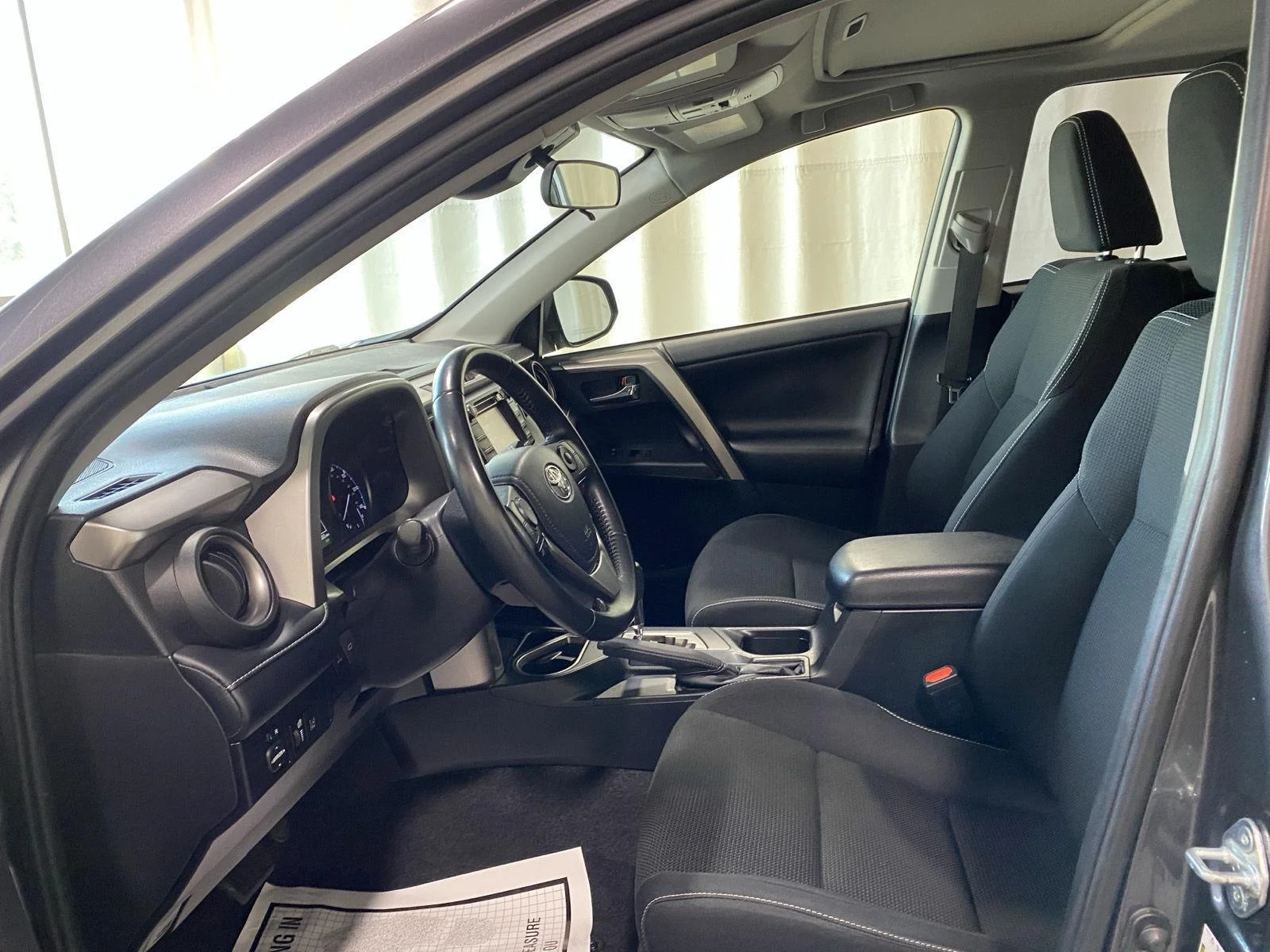 Used 2018 Magnetic Gray Metallic Toyota XLE image 15