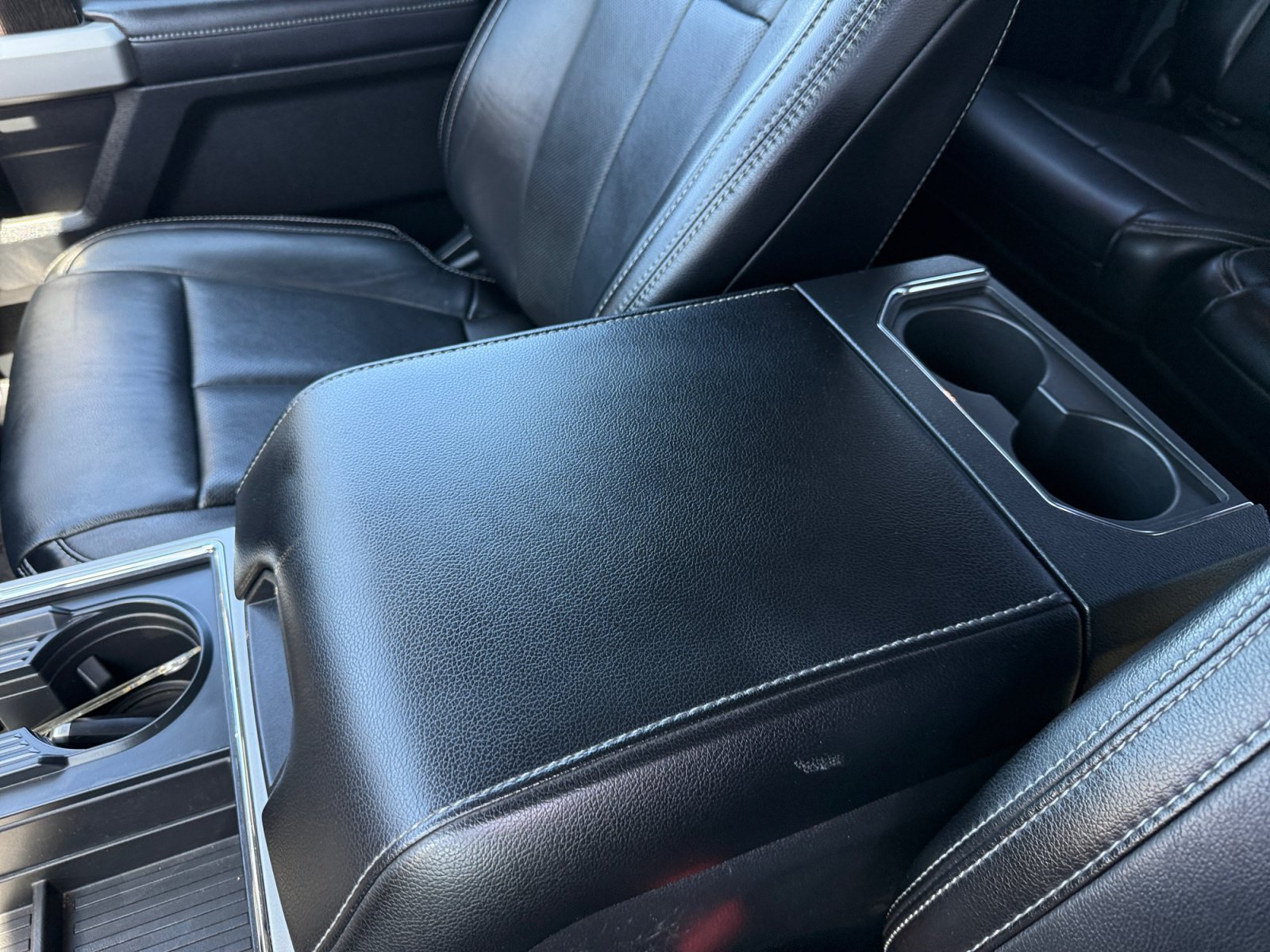 Used 2020 Black Metallic Ford Lariat image 14
