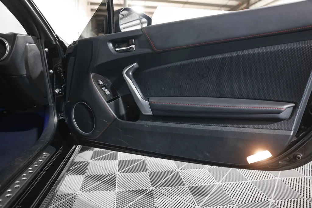 Used 2018 Black Subaru Limited image 24