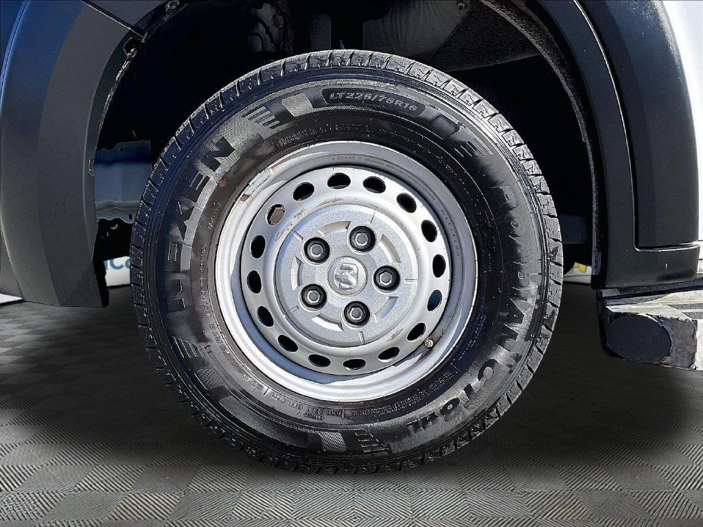 Used 2025 White Ram Base image 7