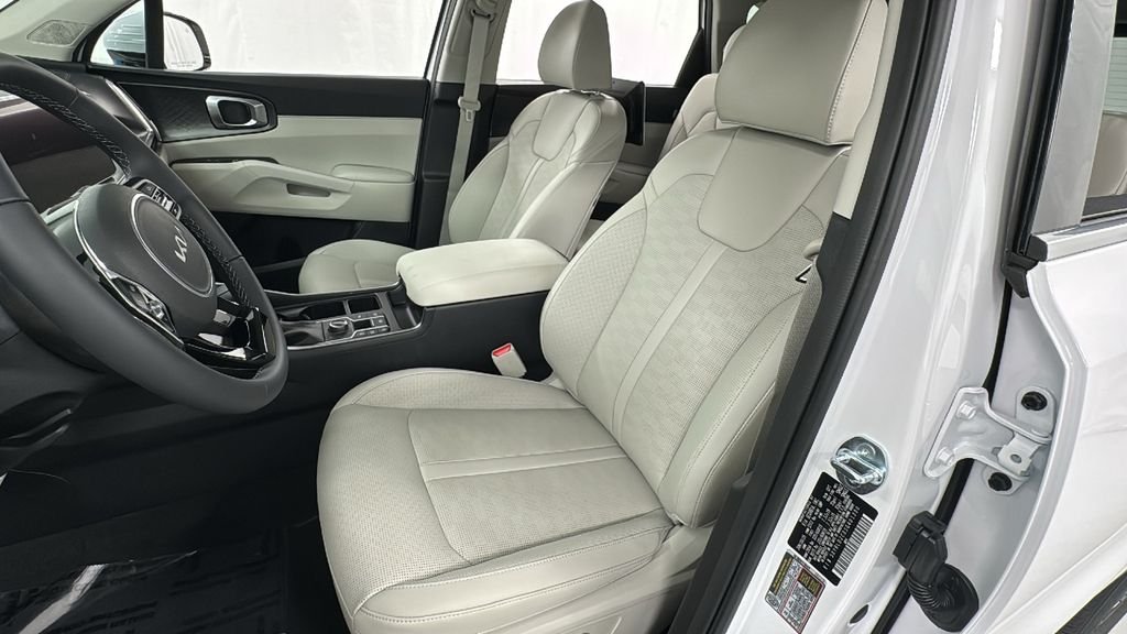 2025 Kia Sorento S - Photo 10