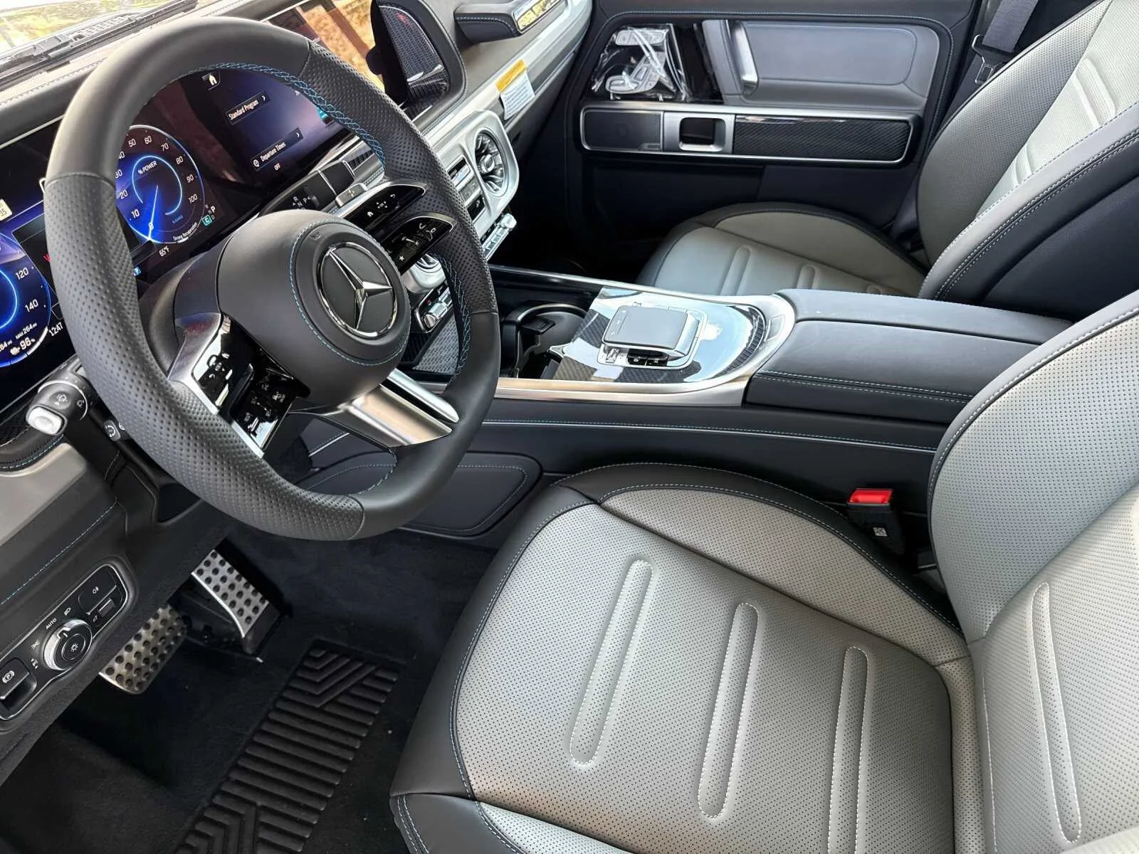 2025 Mercedes-Benz G-Class G580 - Photo 10