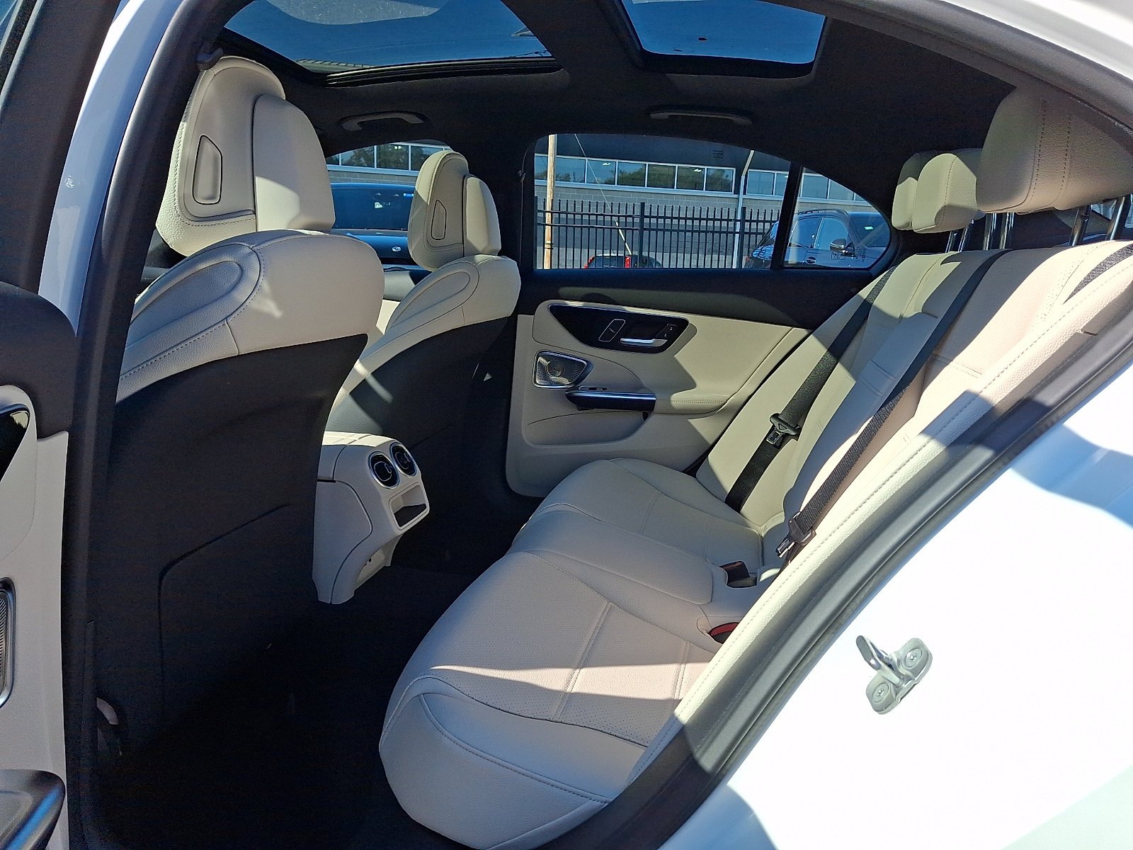 New 2027 Polar White Mercedes-Benz C 300 image 6