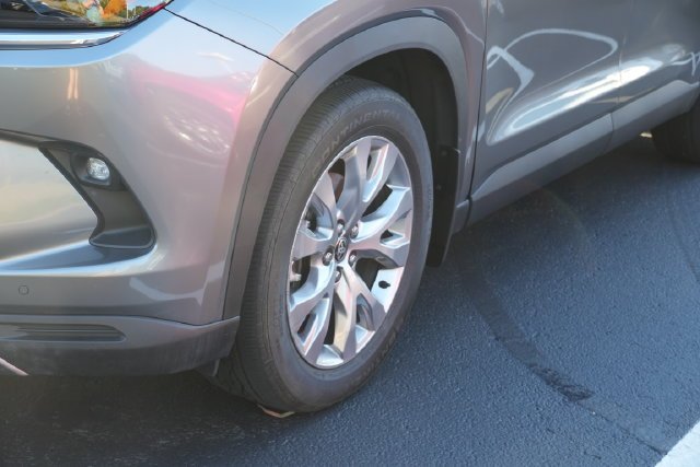 Certified Used 2026  Toyota Limited image 9