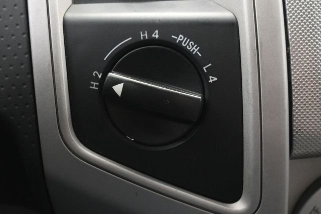 Used 2008 White Toyota Base image 27