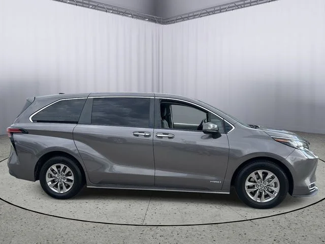 Used 2021 Predawn Gray Mica Toyota XLE image 6