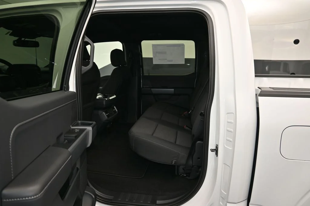 New 2026 Oxford White Ford XLT image 13