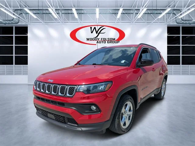 Used 2023 Red Jeep Latitude image 7
