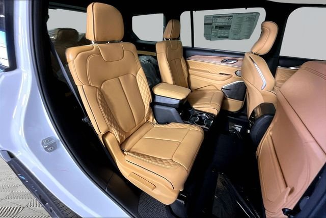 New 2026 Bright White Clear-Coat Exterior Paint Jeep Summit image 10