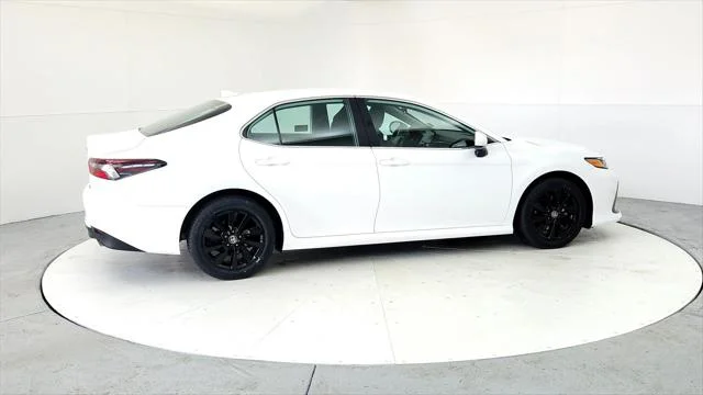 2023 Toyota Camry LE - Photo 6