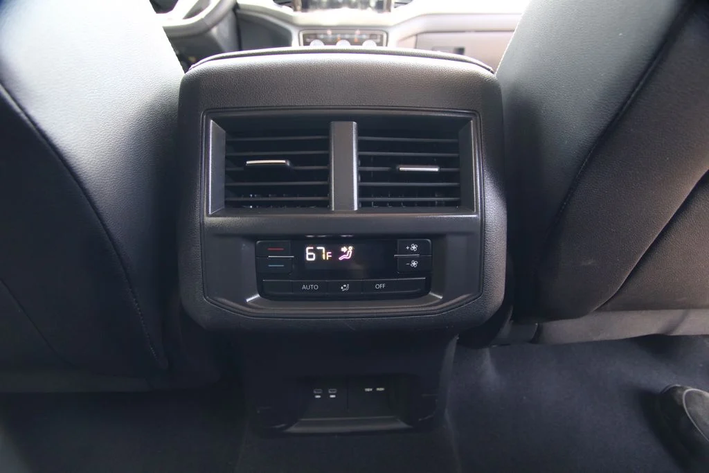 Used 2023 Tourmaline Blue Metallic Volkswagen 3.6L V6 SE w/Technology image 34