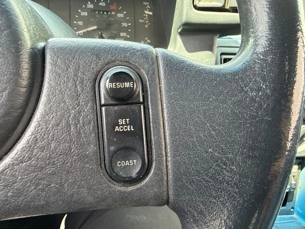 Used 1989 White Ford LX image 21
