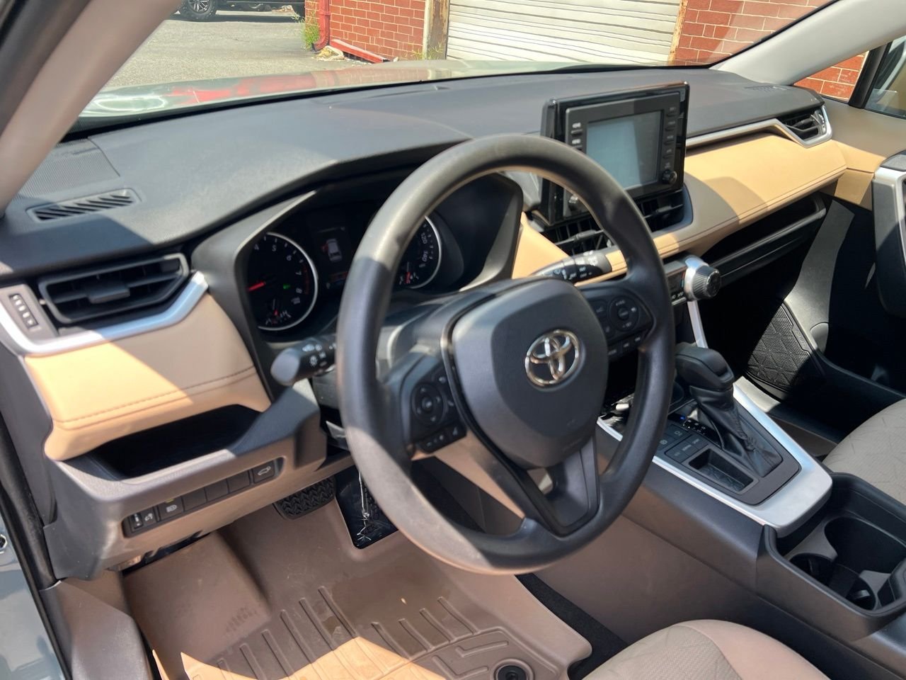 Used 2019 Gray Toyota XLE image 18