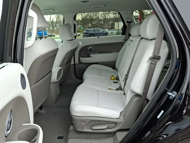 New 2026 Black Hyundai SEL image 10