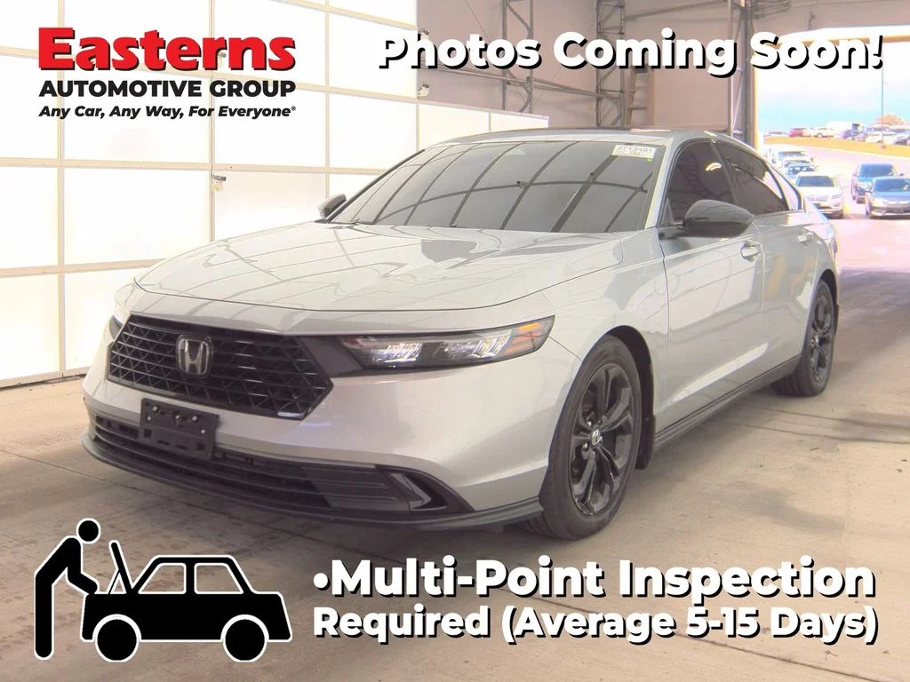Used 2025 Silver Honda SE image 1