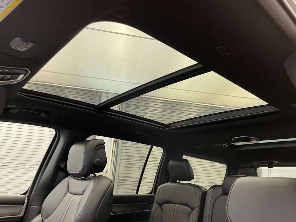 New 2026 High Gloss Black Exterior Paint Jeep Upland image 15