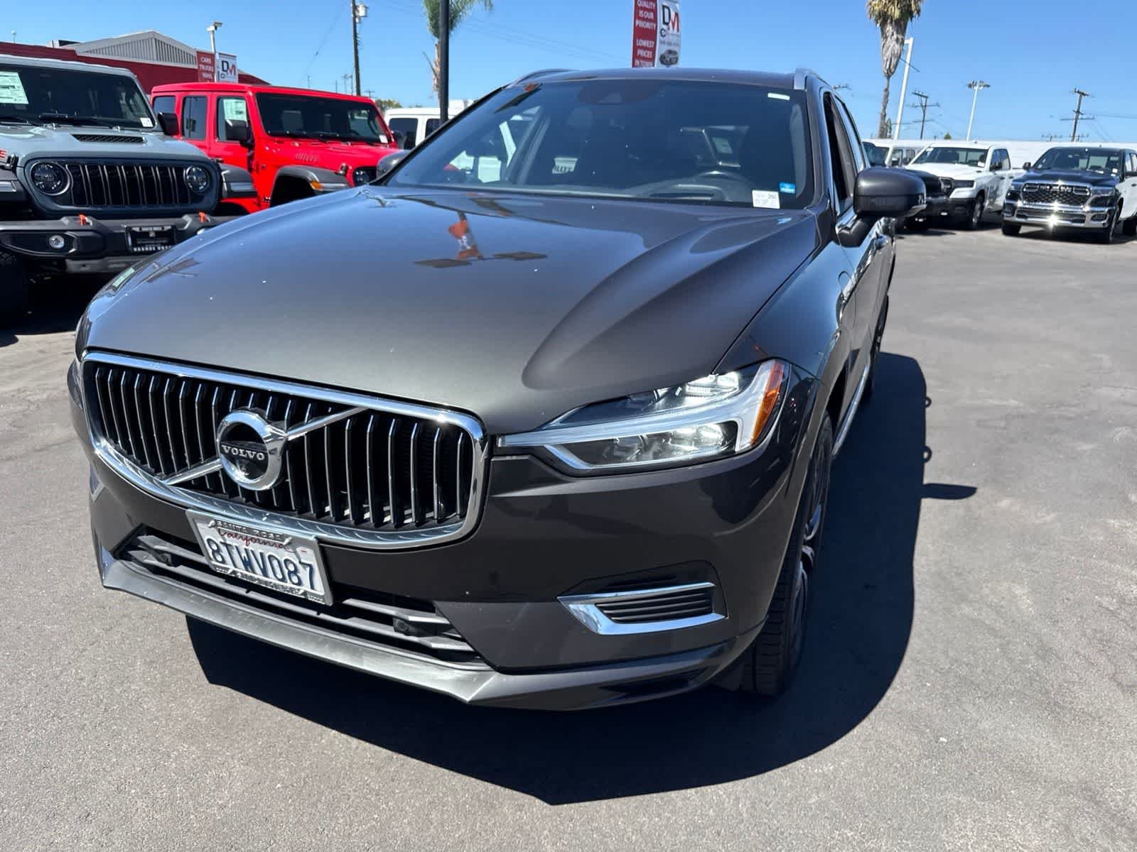 Used 2021 Gray Volvo Inscription image 3