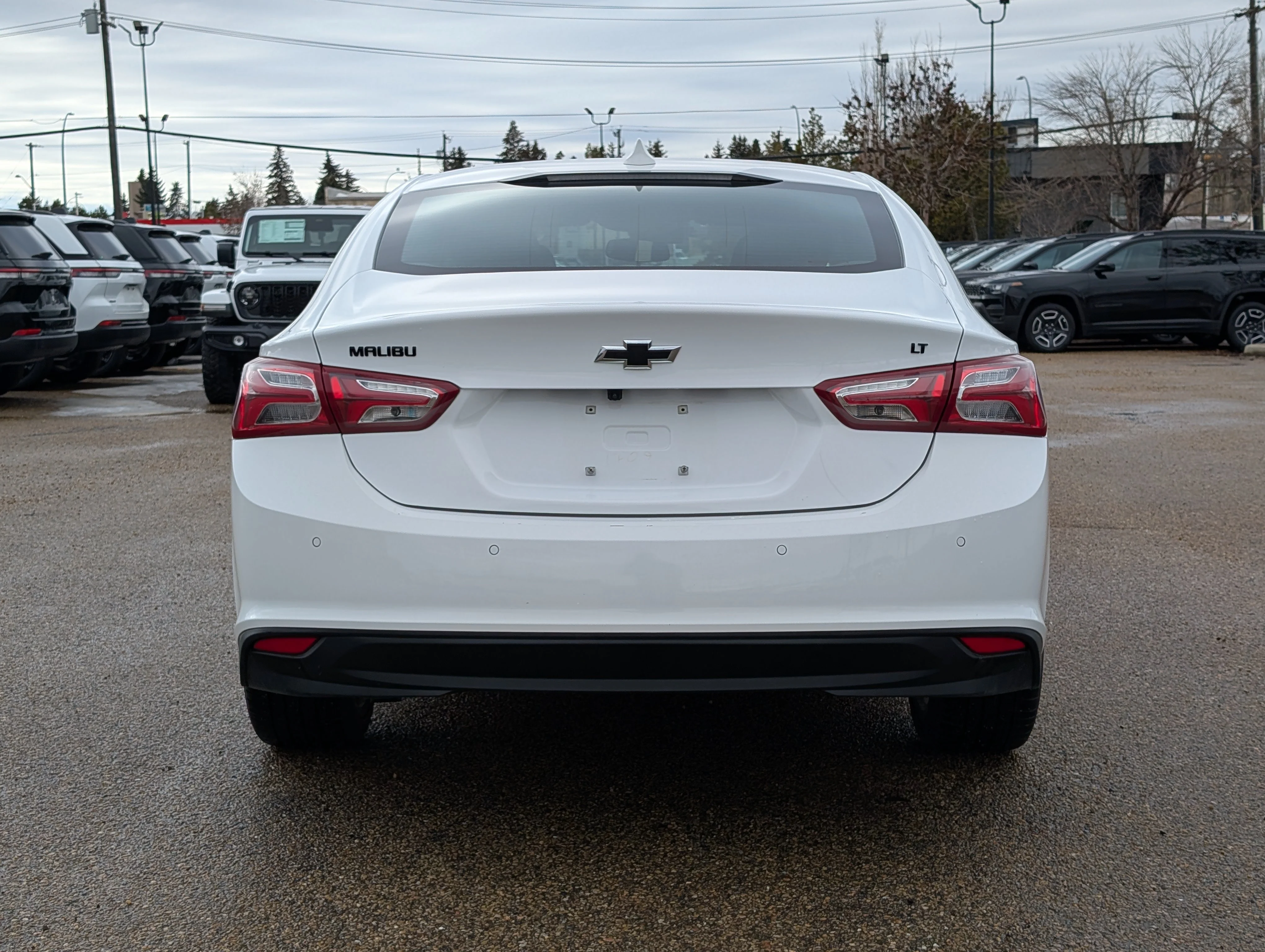 Used 2024 Summit White Chevrolet 1LT image 5