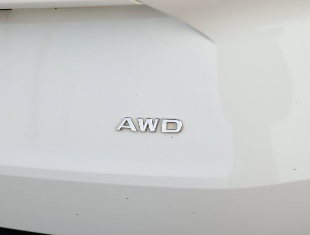 Used 2023 White Nissan S Intelligent AWD image 30