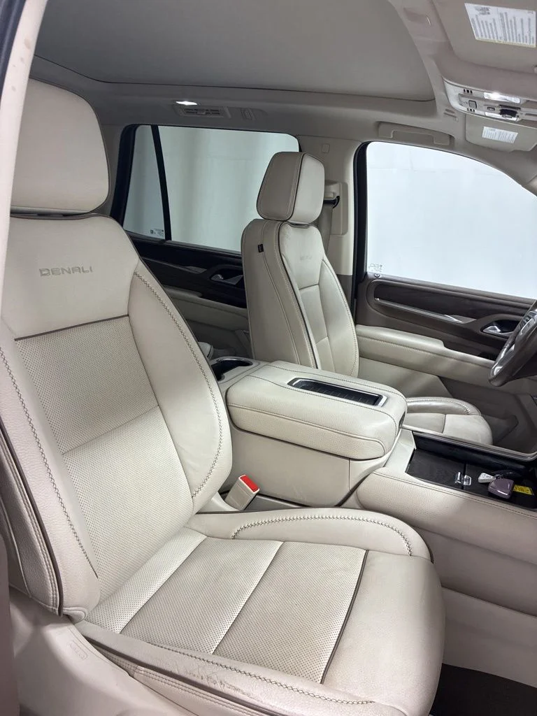 Used 2022 White GMC Denali image 33