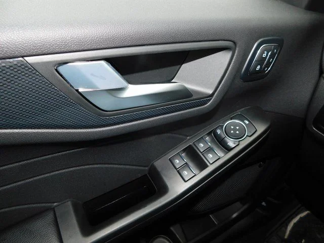 New 2026 Agate Black Metallic Ford ST-Line Select image 70
