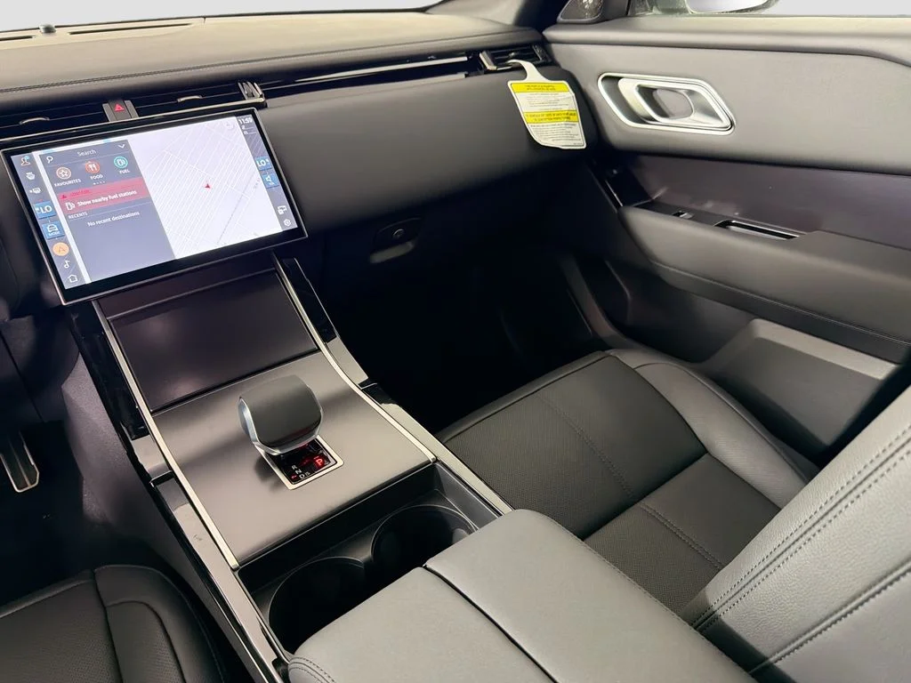 New 2026 Fuji White Land Rover Dynamic SE image 25