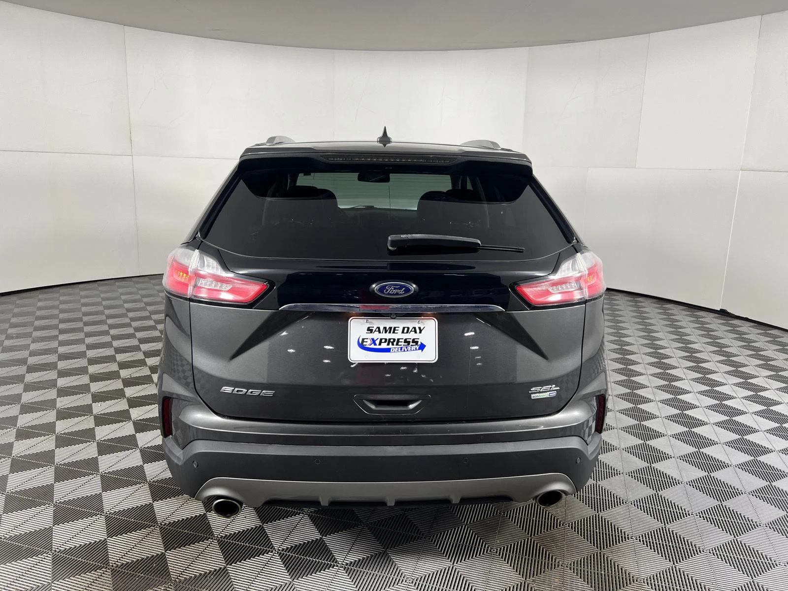 Used 2019 Magnetic Ford SEL image 14