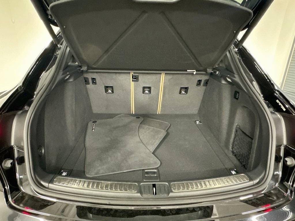 Used 2025 Black Porsche  image 27