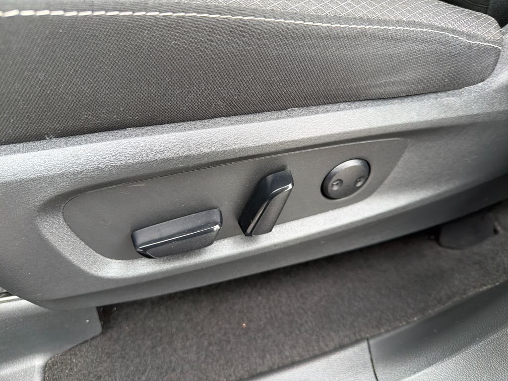 Used 2024 Silver Nissan SV image 20