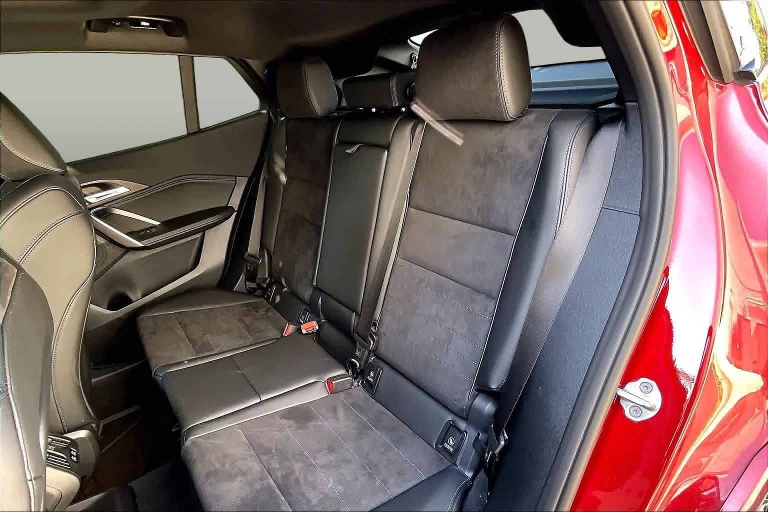 Used 2026 Vegas Red Metallic BMW xDrive28i image 21