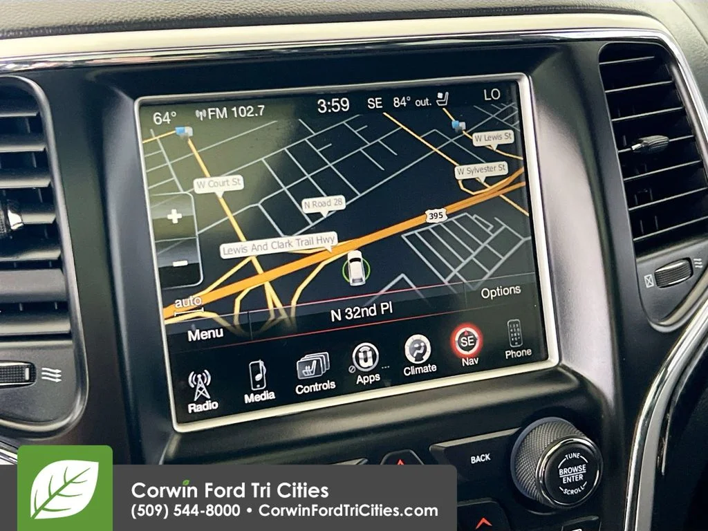 Used 2014 Brilliant Black Crystal Pearlcoat Jeep SRT image 20