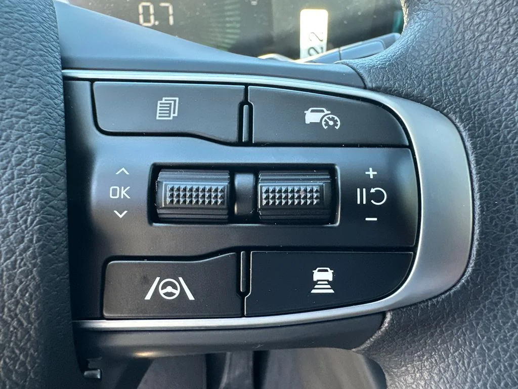 New 2026 White Kia LXS image 26
