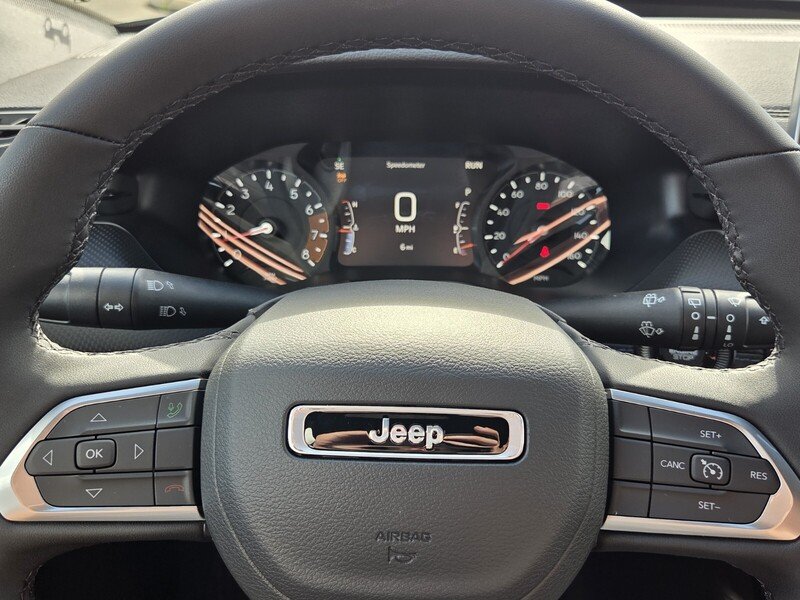 New 2026 Diamond Black Crystal Pearl-Coat Exterior Paint Jeep LATITUDE ALTITUDE 4X4 image 21