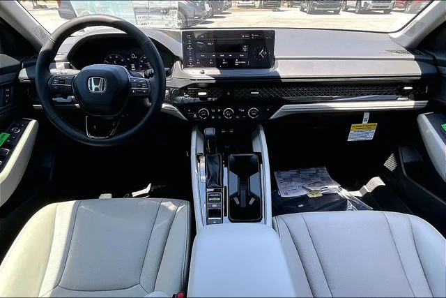 New 2026 Urban Gray Pearl Honda EX-L Hybrid image 4