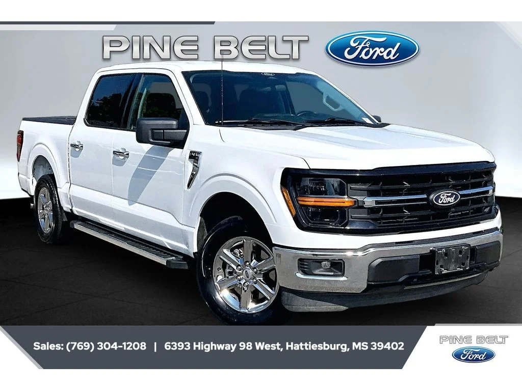 Used 2025 Oxford White Ford XLT image 1