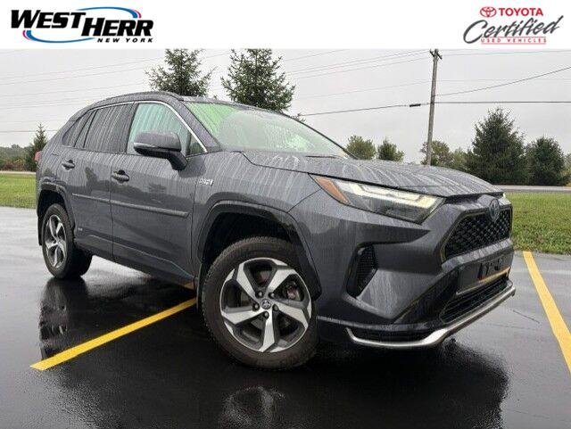 Certified Used 2022 Magnetic Gray Metallic Toyota SE image 1