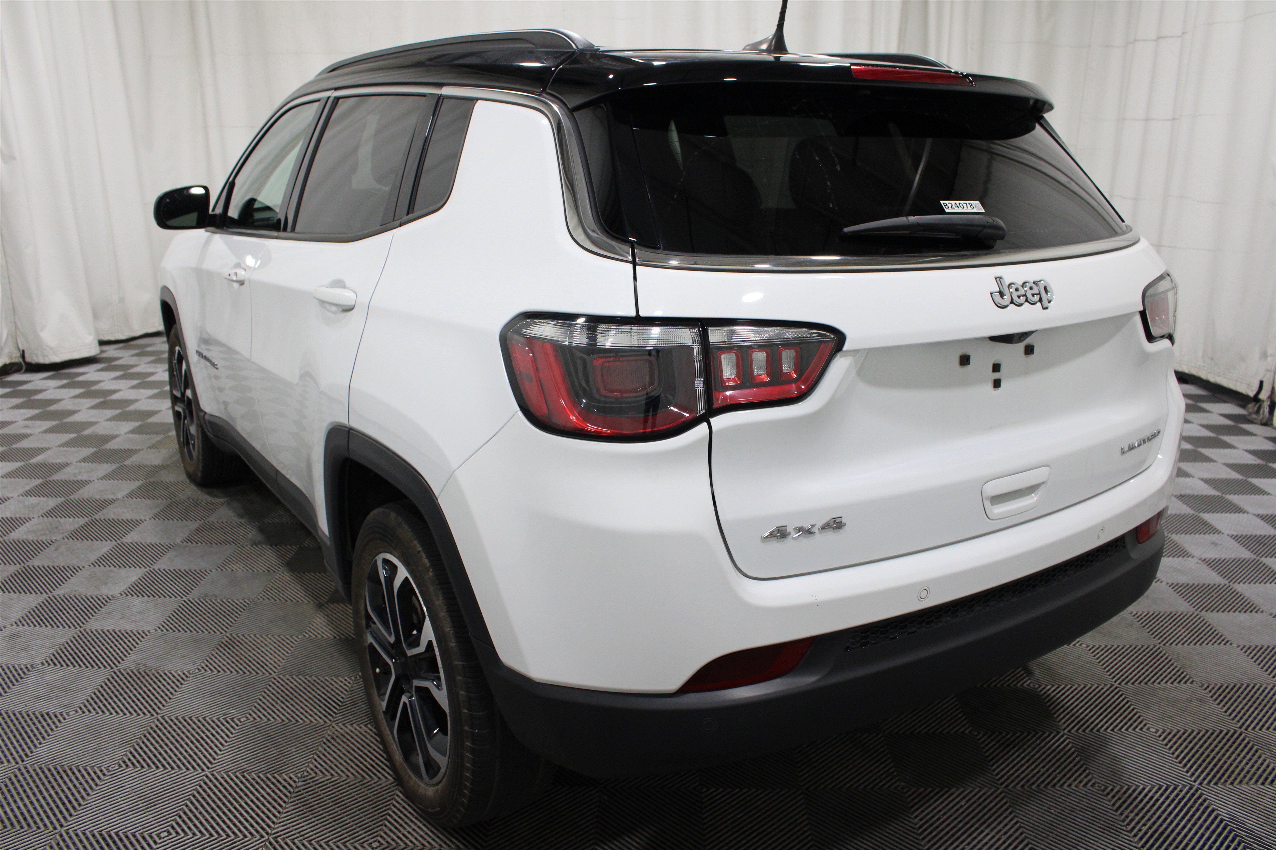 2024 Jeep Compass Limited - Photo 30