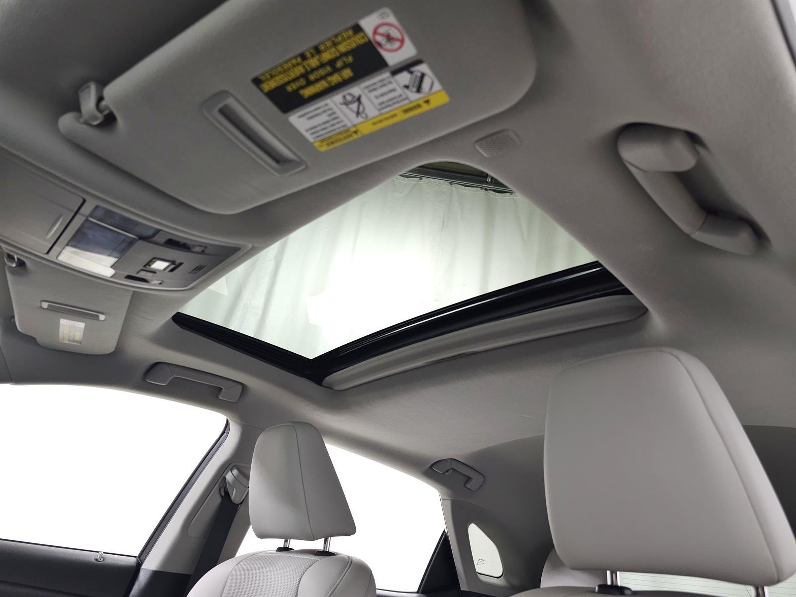 Certified Used 2020 White Lexus  image 15